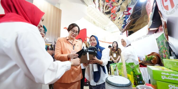 Ketua DWP Sulsel Melani Simon Dorong Pelaku UMKM Kabupaten Kota Terus Berinovasi