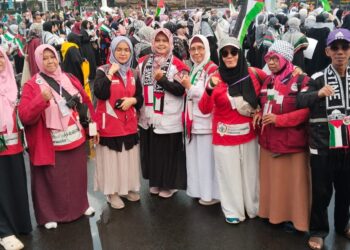 Ribuan Massa Perempuan Gelar Aksi Damai :Tolak Produk Pro Israel..!!