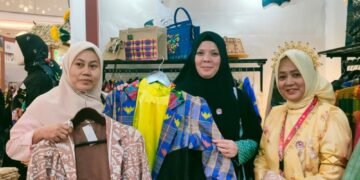 Wastra Khas Bugis Soppeng Curi Perhatian, Motif Kalong Jadi Cendera Mata Favorit.