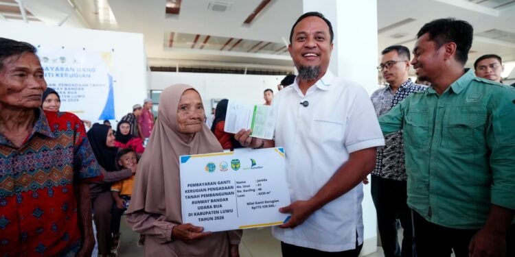 Pemprov Sulsel Serahkan Rp17,5 Miliar untuk Pembebasan Lahan Runway Bandara Bua