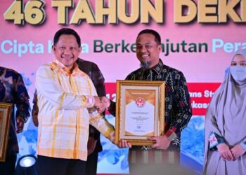 Mendagri Apresiasi Sulsel, Gubernur Andi Sudirman Terima Penghargaan Dekranas
